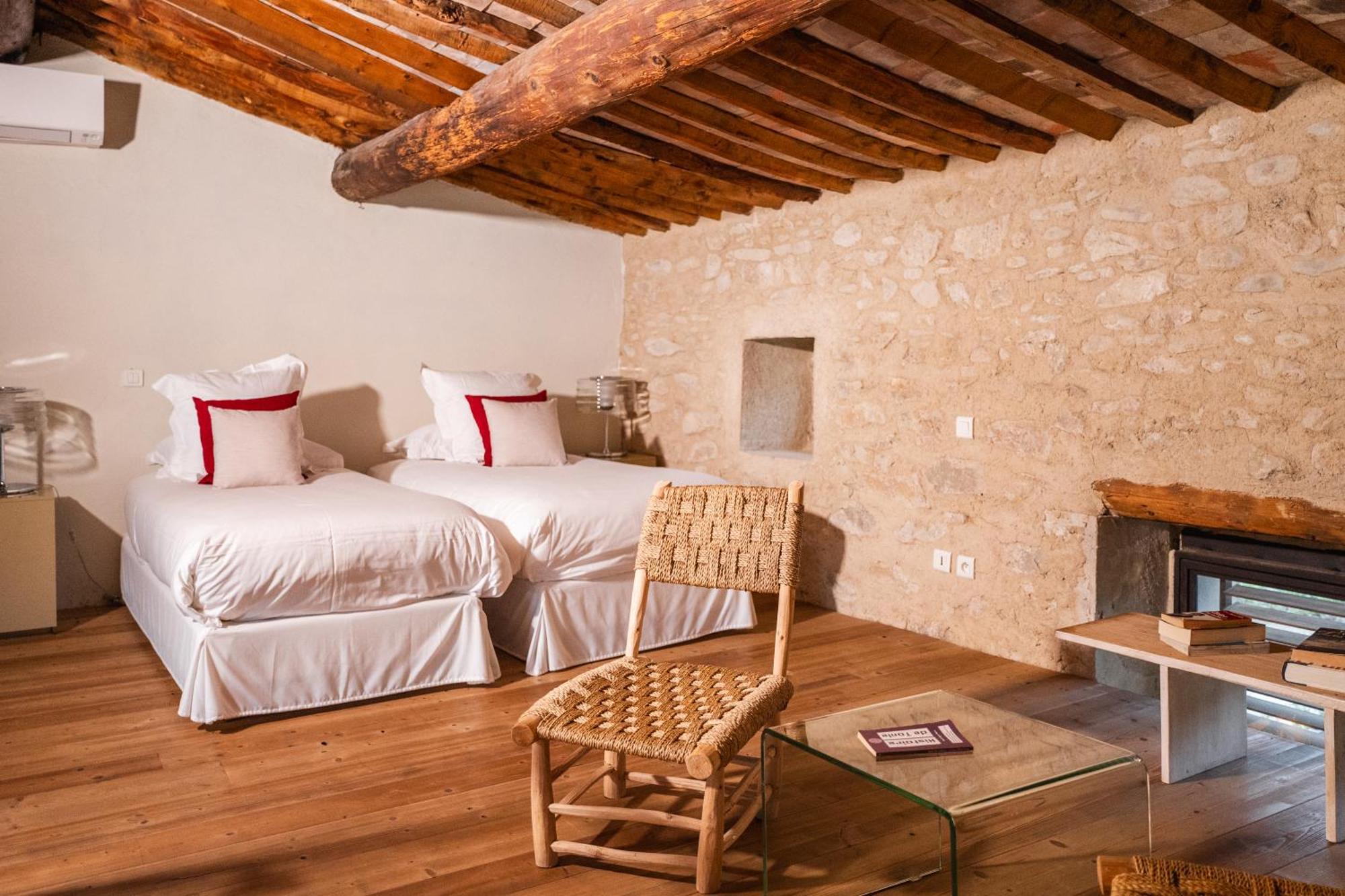 Le Galinier Lourmarin, A Beaumier Guesthouse Стая снимка