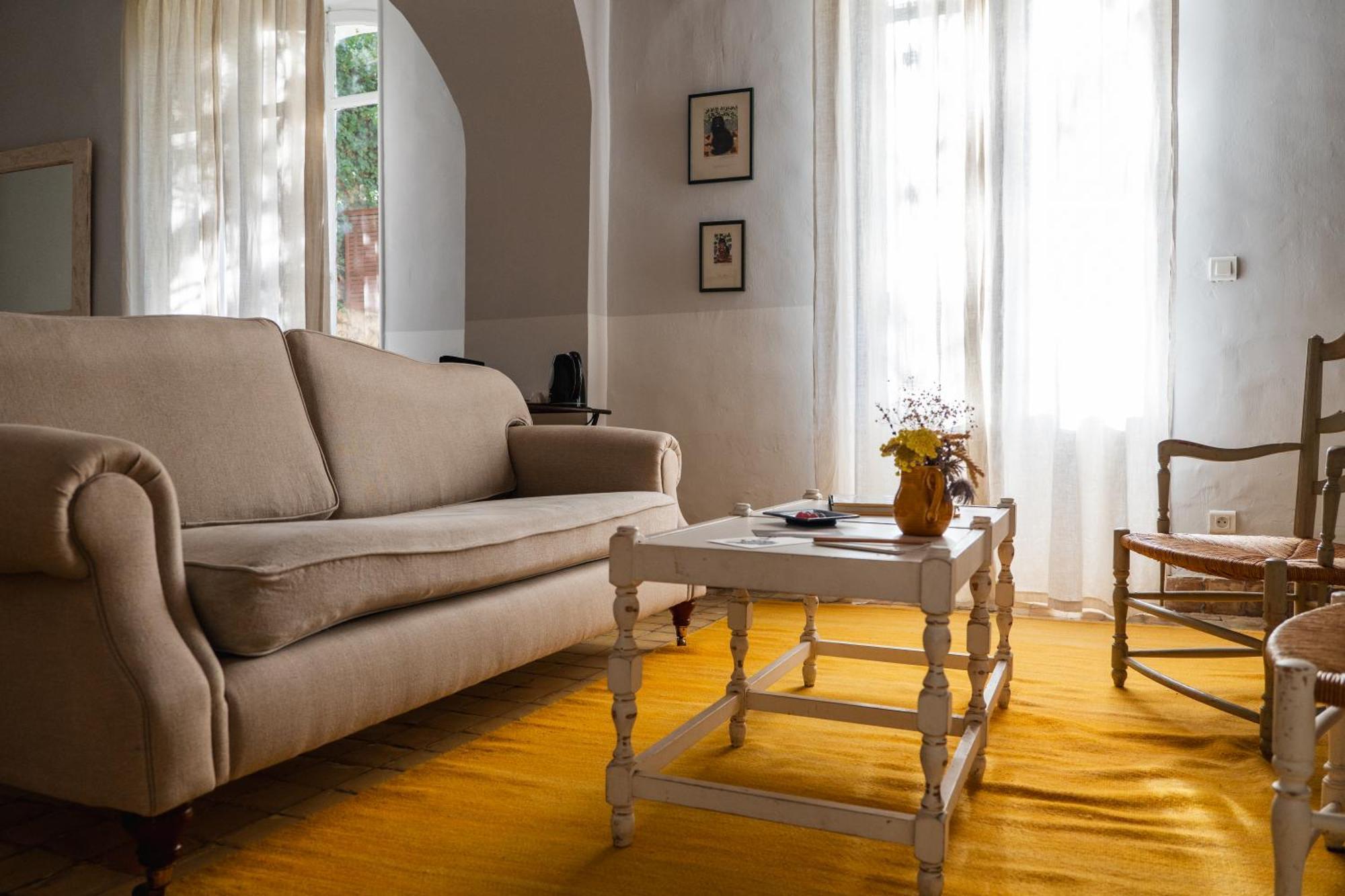Le Galinier Lourmarin, A Beaumier Guesthouse Стая снимка