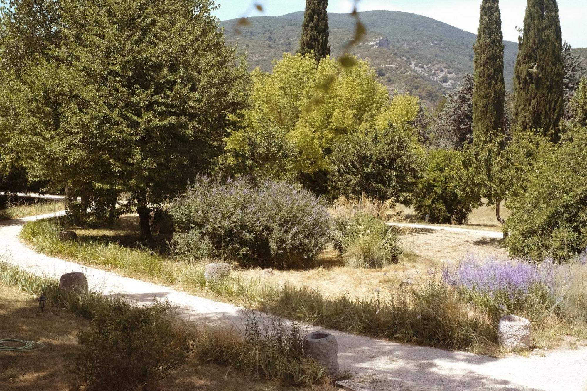 Le Galinier Lourmarin, A Beaumier Guesthouse Стая снимка